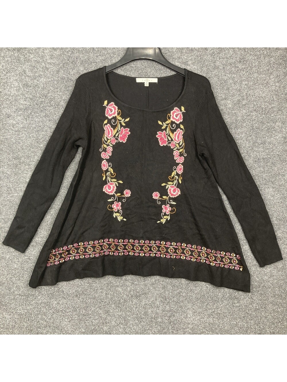 Fever Womens Size Medium Black Scoop Neck L/S Floral Pattern Sweater EUC